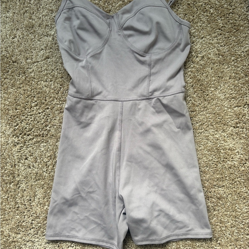 No Boundaries Light Gray Athletic Romper Sz Small (3-5)